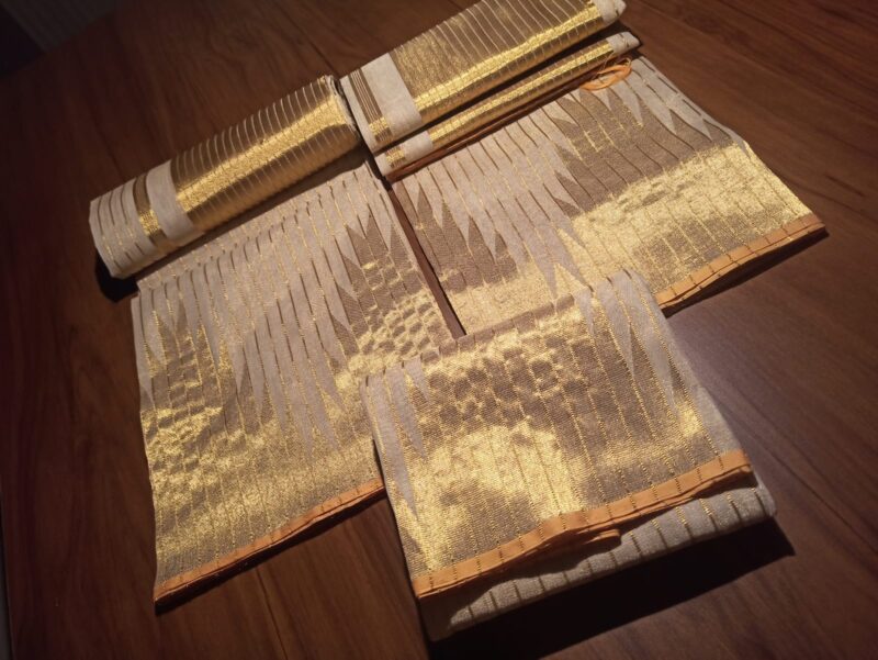 Pure Handloom tissue temple border set mund with lines on body HTSM-351 - Image 4