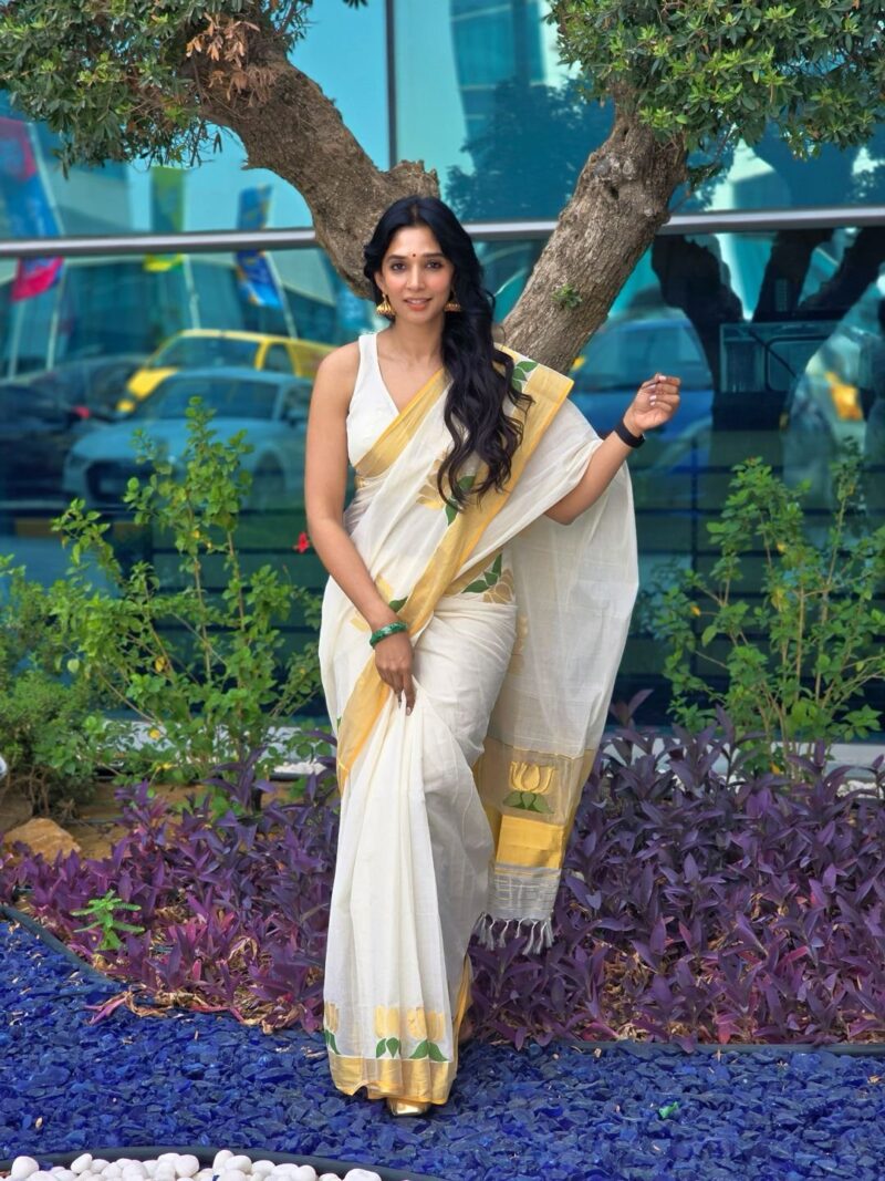 1058 Thamara saree  x Nyla