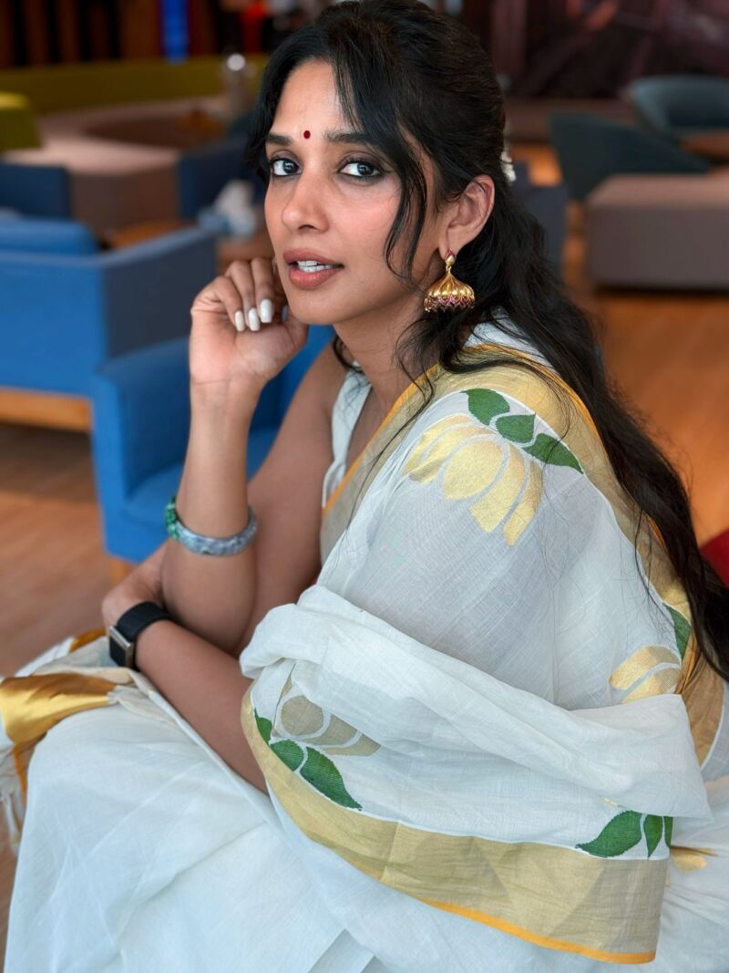 1058 Thamara saree  x Nyla - Image 7