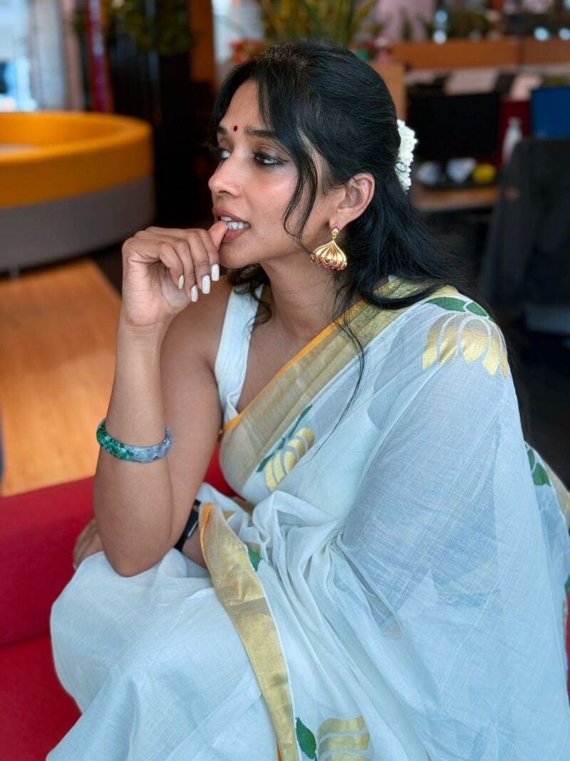 1058 Thamara saree  x Nyla - Image 8