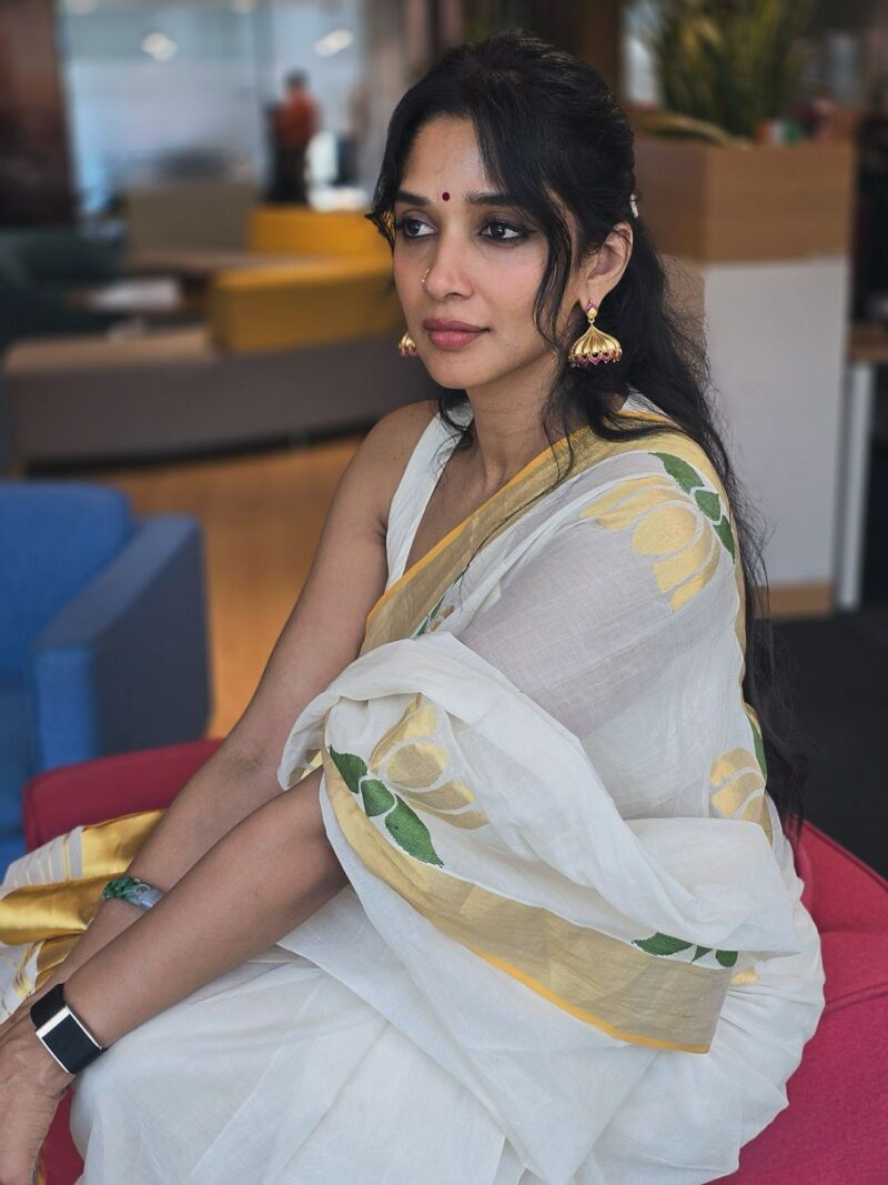 1058 Thamara saree  x Nyla - Image 9
