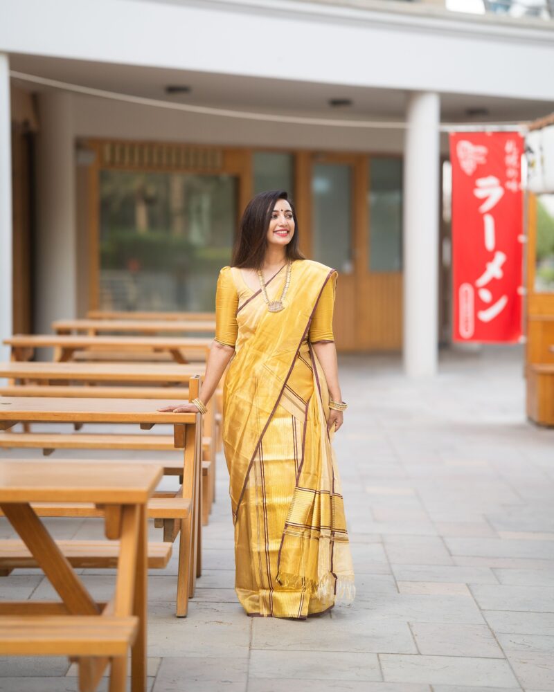 4500  NIMMI GOLDEN SET MUND WITH BLOUSE - Image 5