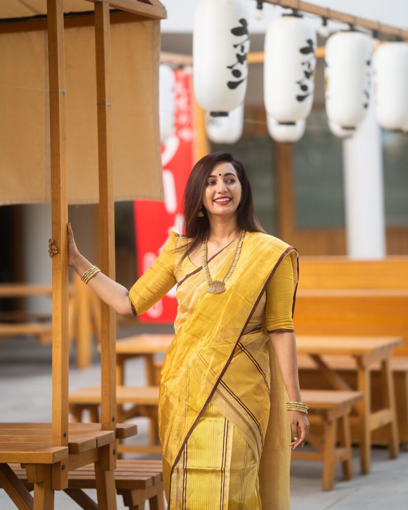 4500  NIMMI GOLDEN SET MUND WITH BLOUSE - Image 2