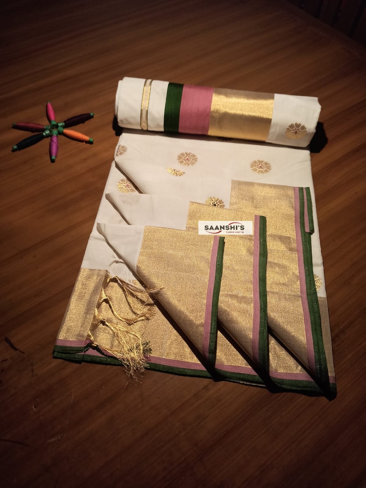 Parijatham-  meenakari  saree 5 inch 
pastel pink and olive green 💚 combination
READY TO DISPATCH