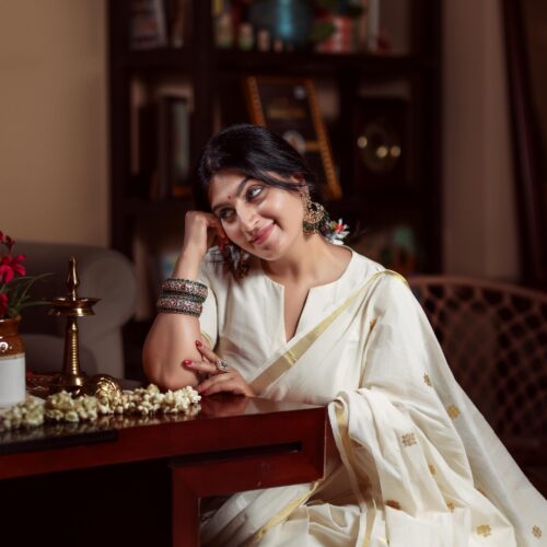 Meera- flower putta saree