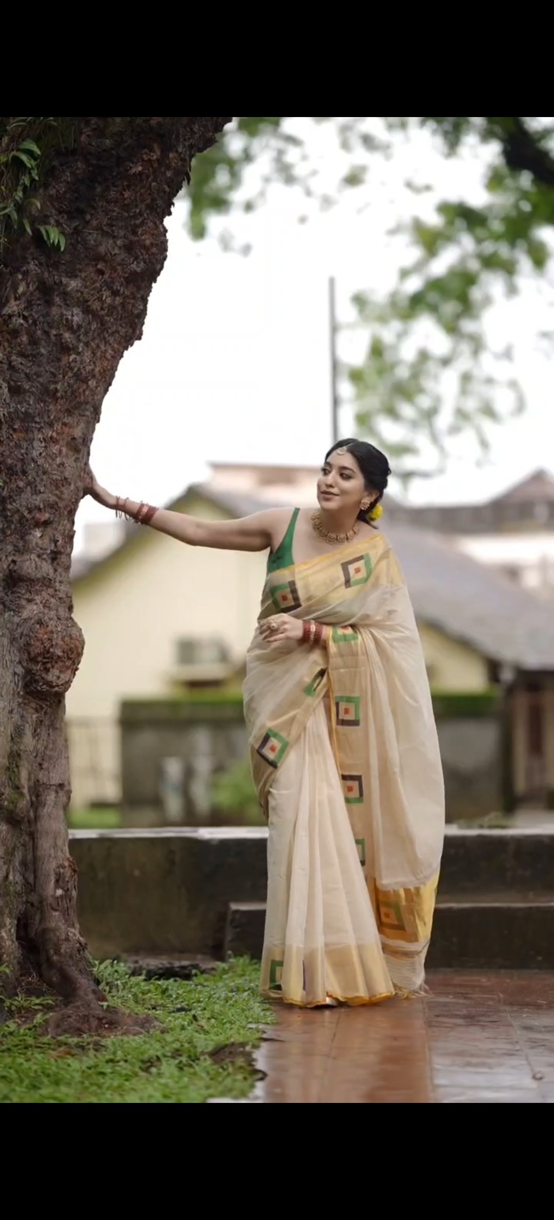SIMONE- HANDLOOM TISSUE SAREE READYTO SHIP