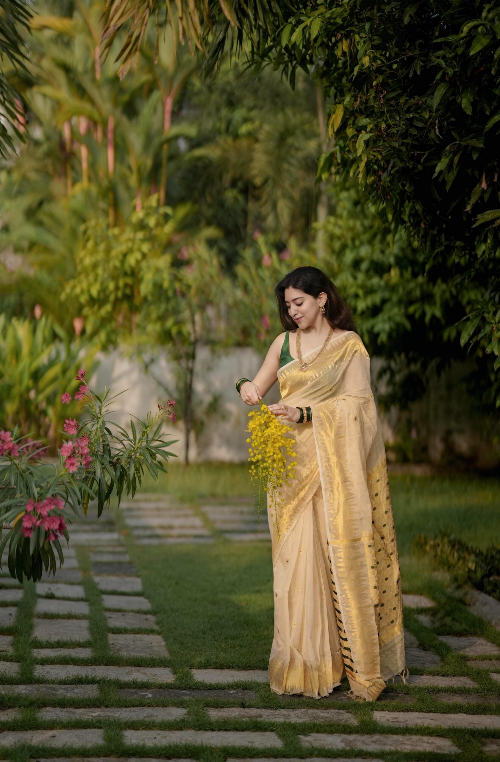 1016 LIz ZIG ZAG MEENA SAREE 2015 - Image 2