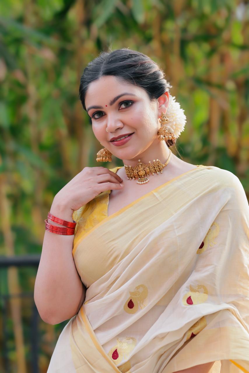 LAKSHMI SAREE-20463 – Pure Handloom Tissue Mayil Design Saree - Image 4