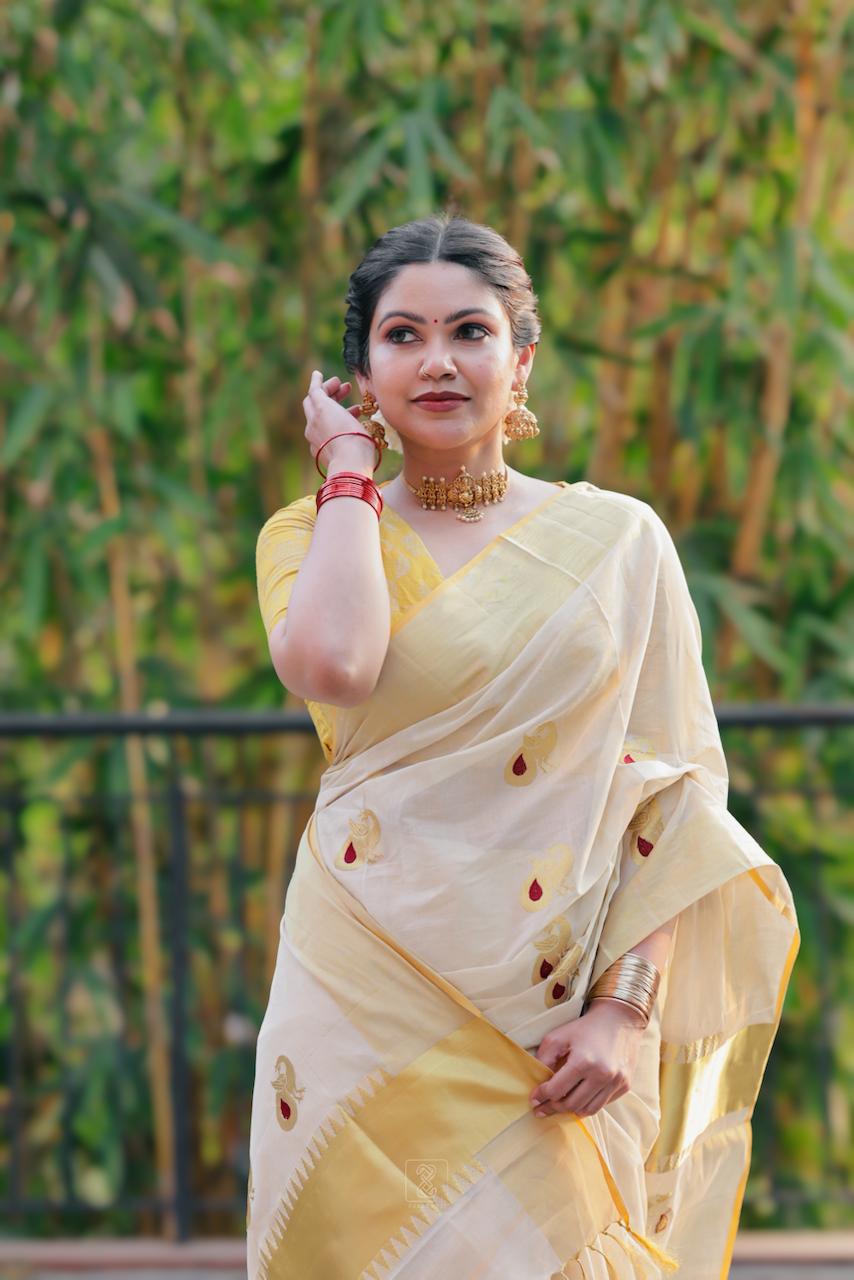 LAKSHMI SAREE-20463 – Pure Handloom Tissue Mayil Design Saree - Image 2